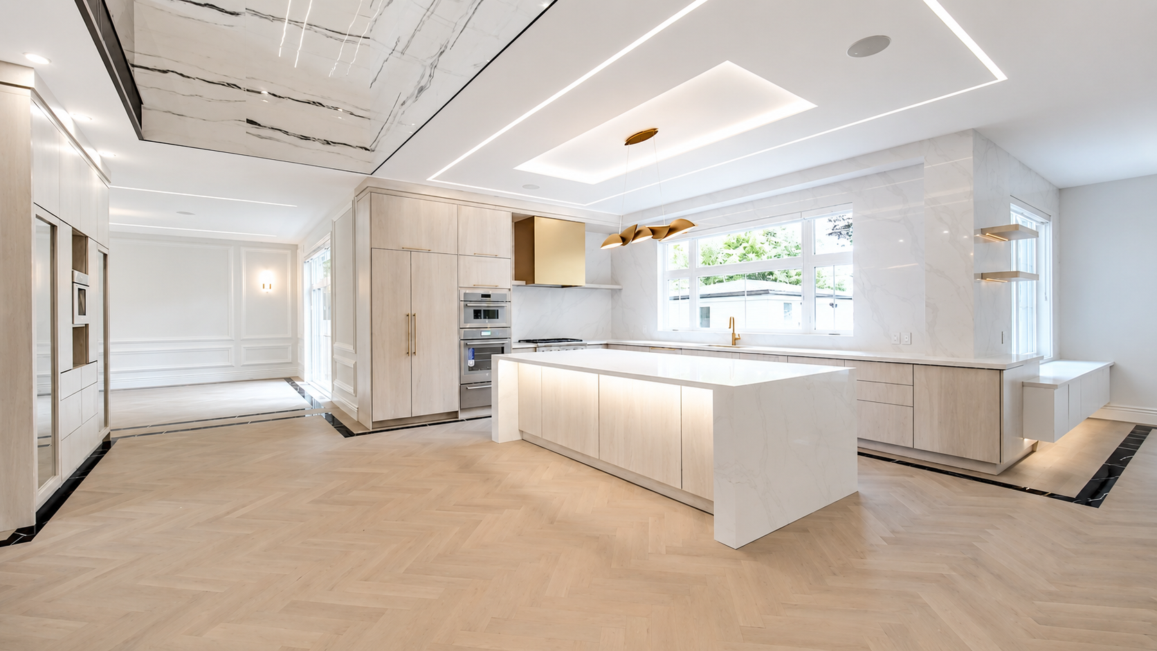 LAKESHORE TOWN HOUSE — 11