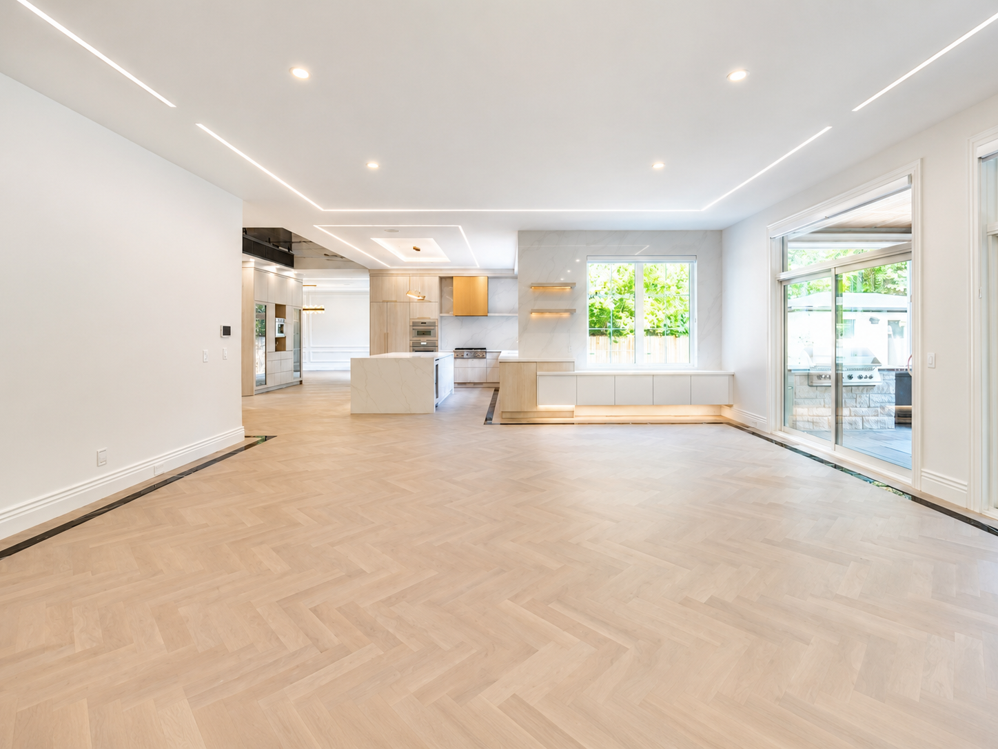 LAKESHORE TOWN HOUSE — 12