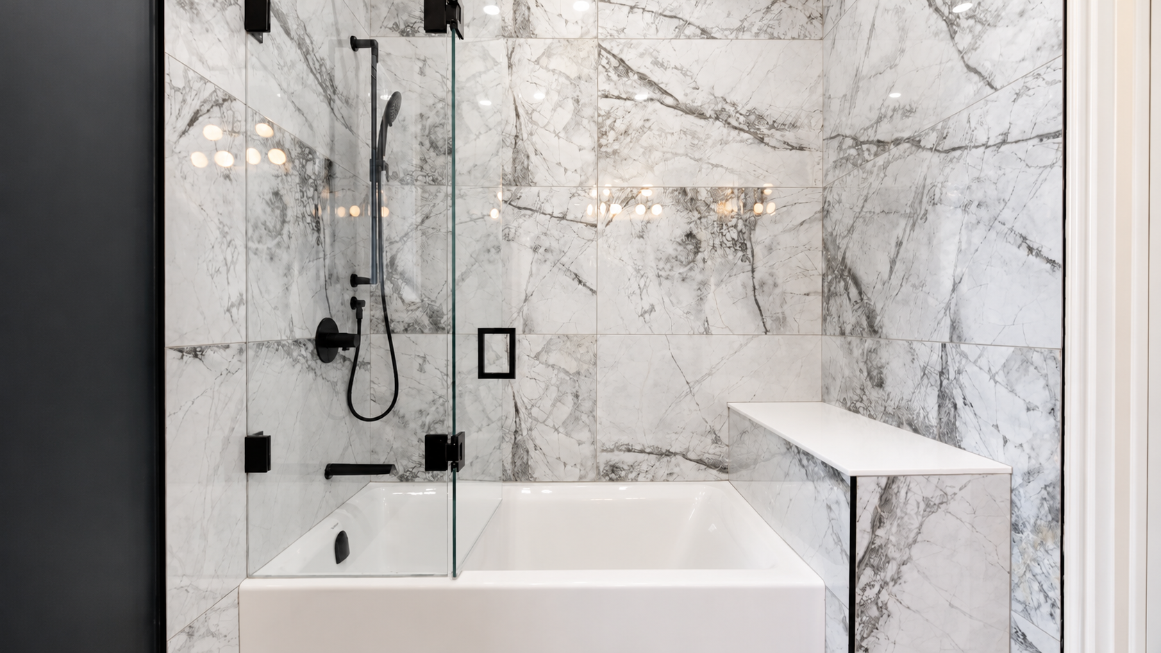 LAKESHORE TOWN HOUSE — 33